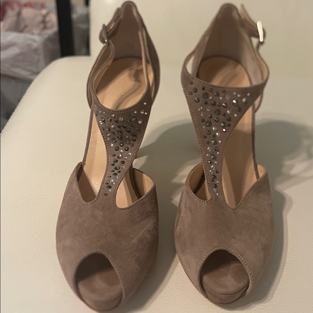 Elegant Brown Heels with Rhinestone Detailing